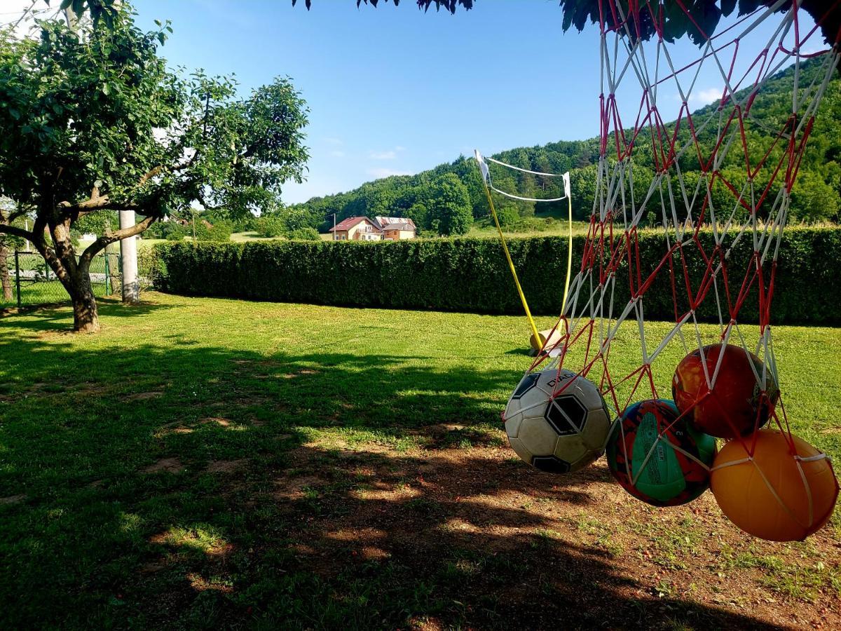 Guest House Gacka Rogic Otocsán Kültér fotó