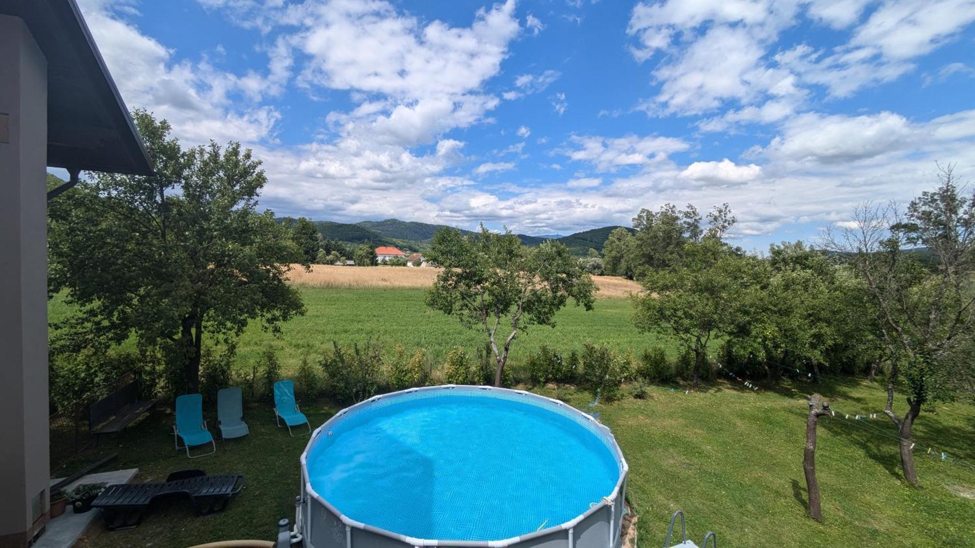 Guest House Gacka Rogic Otocsán Kültér fotó