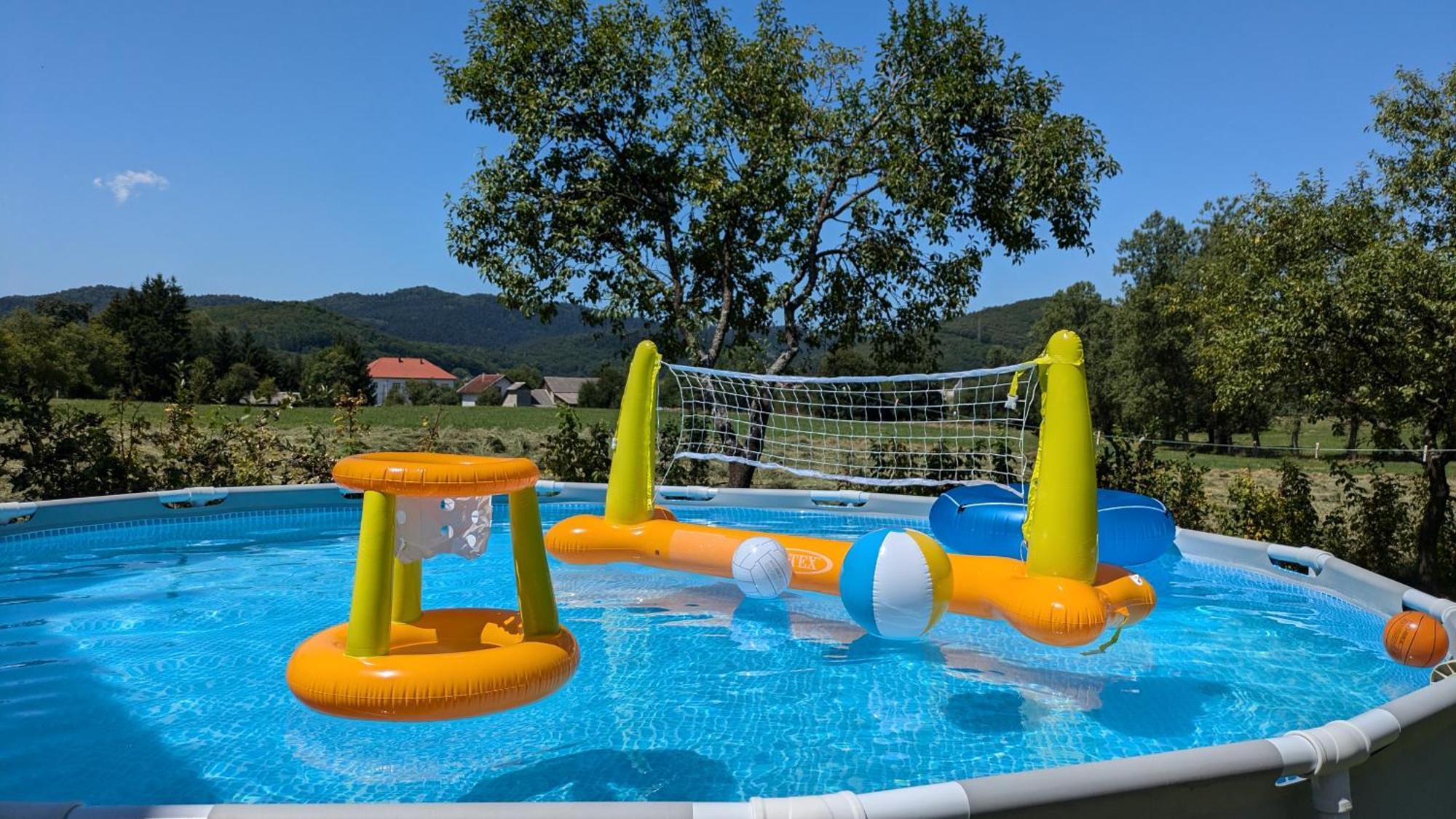Guest House Gacka Rogic Otocsán Kültér fotó