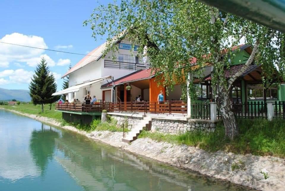 Guest House Gacka Rogic Otocsán Kültér fotó